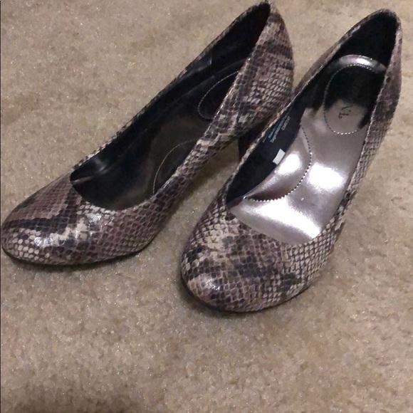 NWOT Merona snakeskin heels - Picture 2 of 6